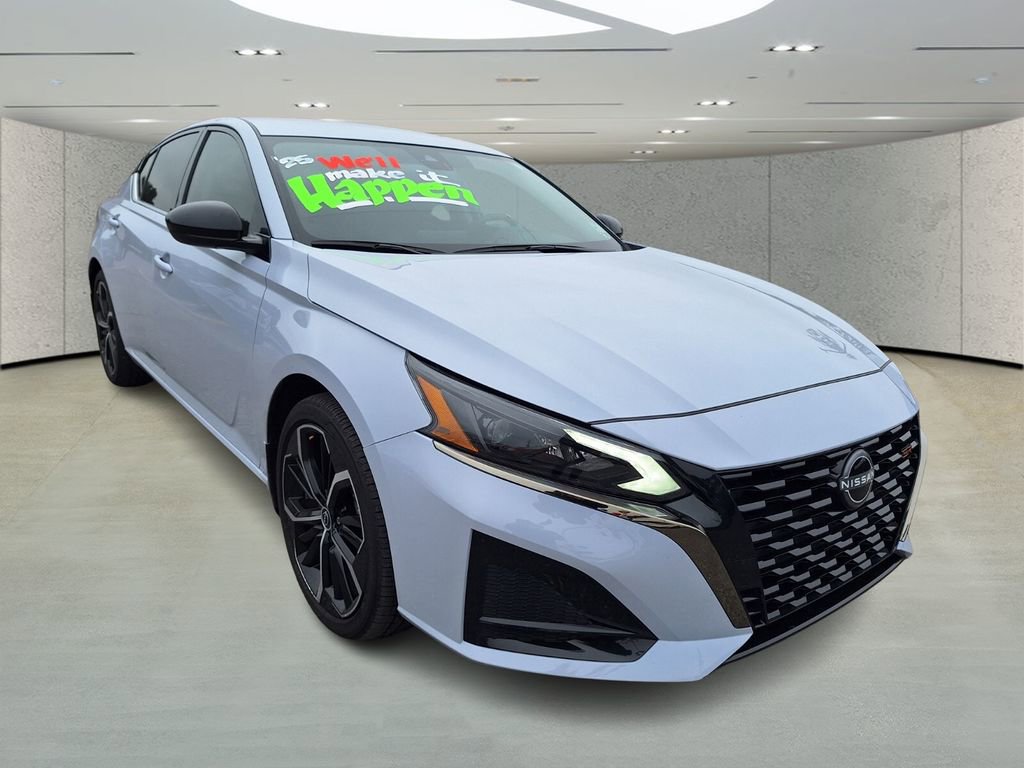 Used 2025 Nissan Altima 2.5 SR image 7