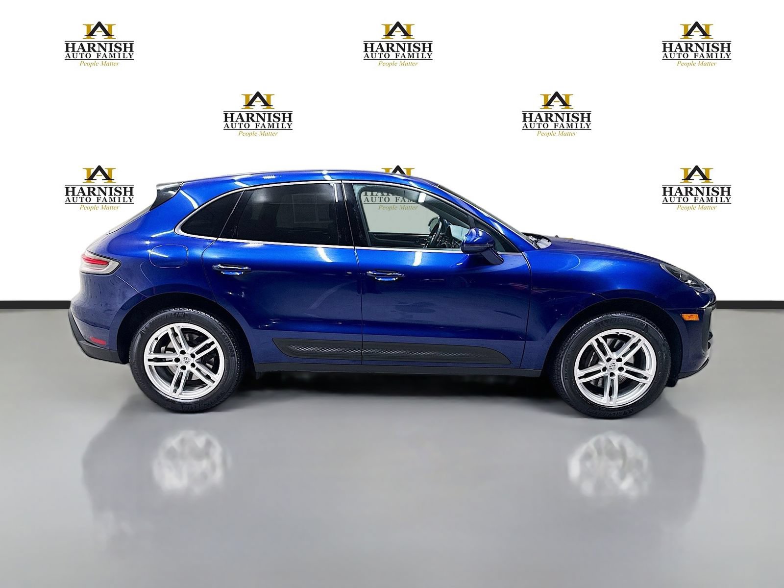 Used 2024 Porsche Macan AWD/4WD image 4
