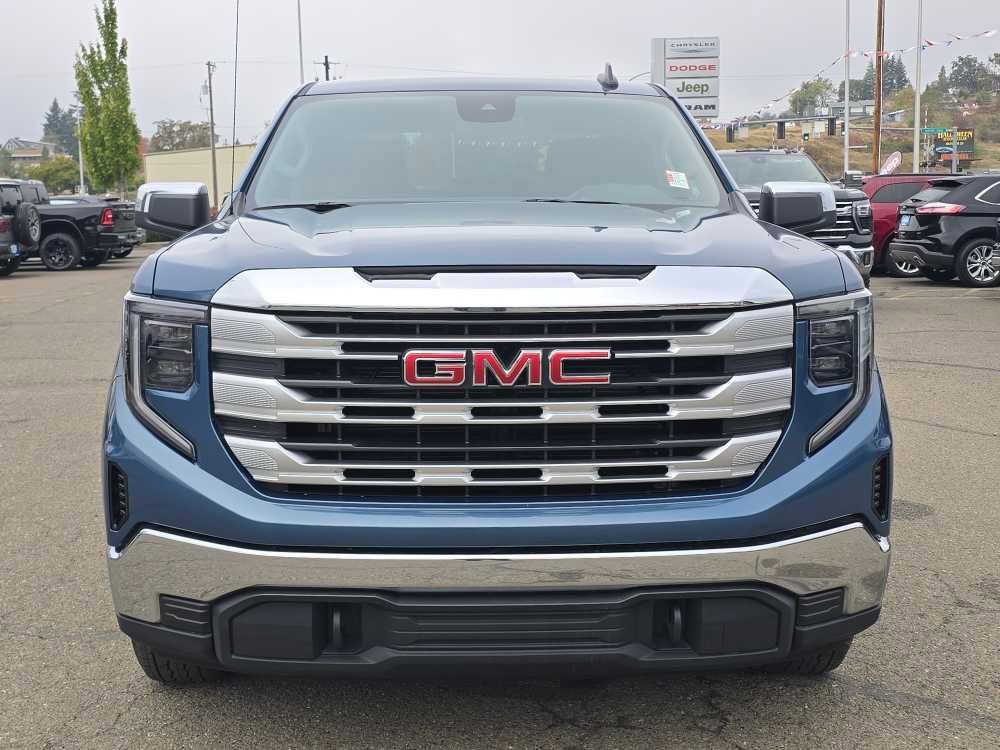 Used 2024 GMC Sierra 1500 SLE image 8