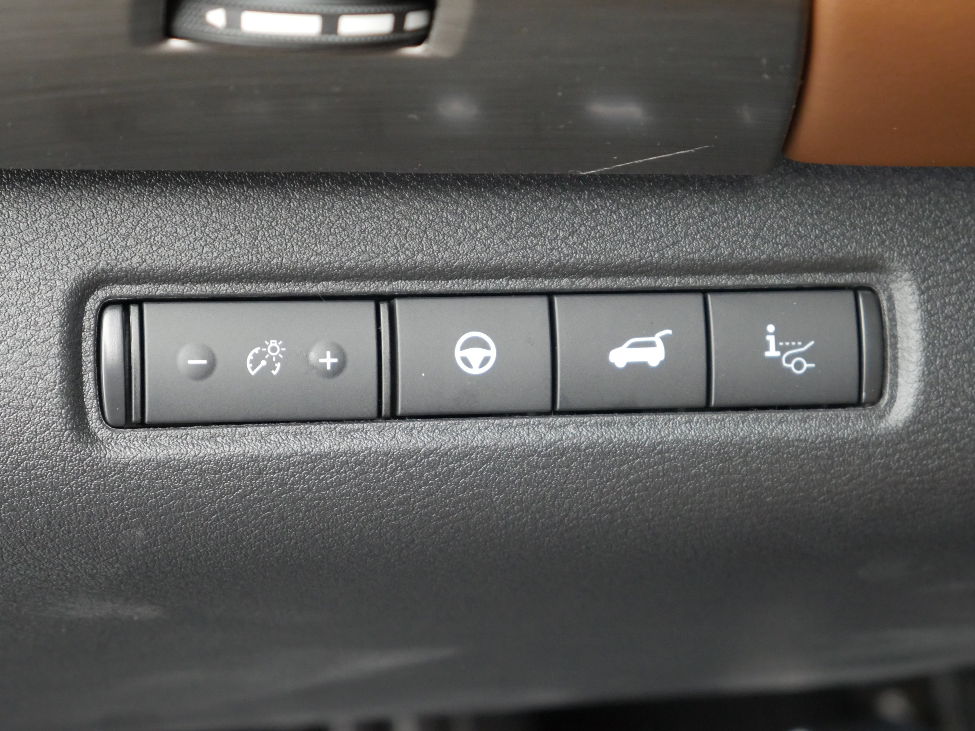 Certified 2025 Nissan Pathfinder Platinum w/ Cargo Package image 6