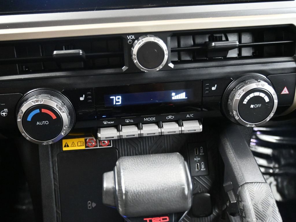 Used 2024 Toyota Tacoma TRD Sport w/ TRD Sport Upgrade Package image 17