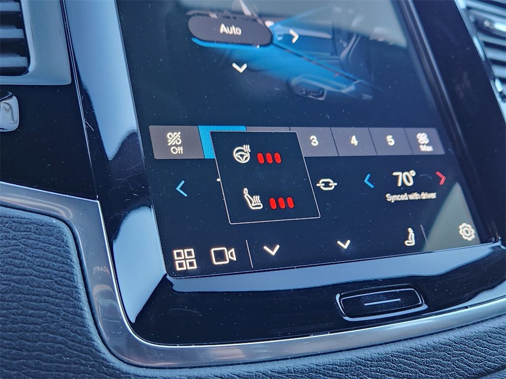 Used 2023 Volvo XC90 B5 Plus image 15