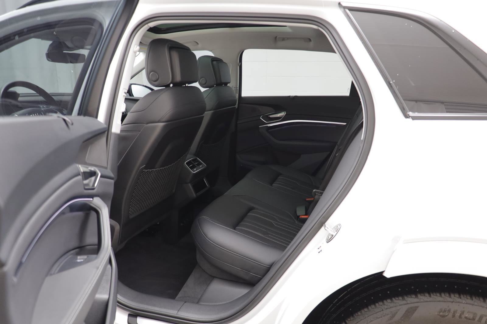 Used 2024 Audi Q8 e-tron Prestige w/ Prestige Package image 14