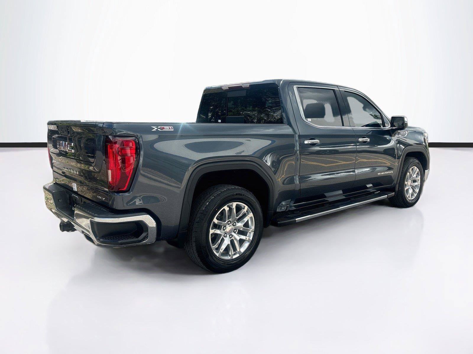 Used 2021 GMC Sierra 1500 SLT w/ SLT Premium Plus Package AWD/4WD image 7