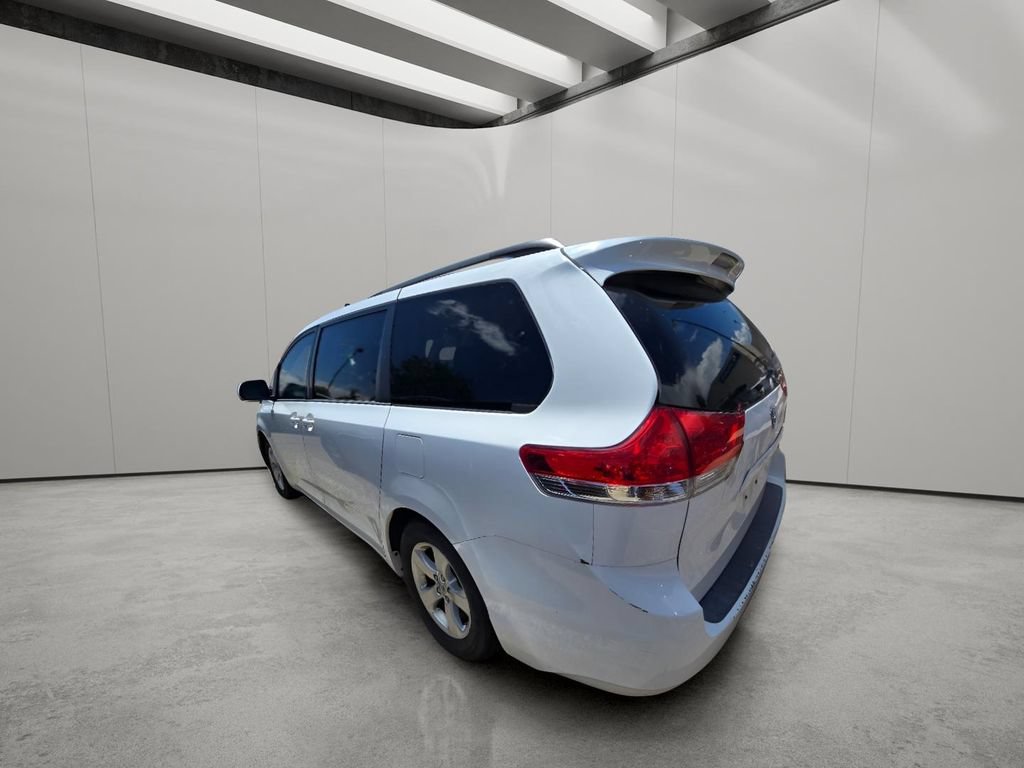 Used 2013 Toyota Sienna LE FWD image 6