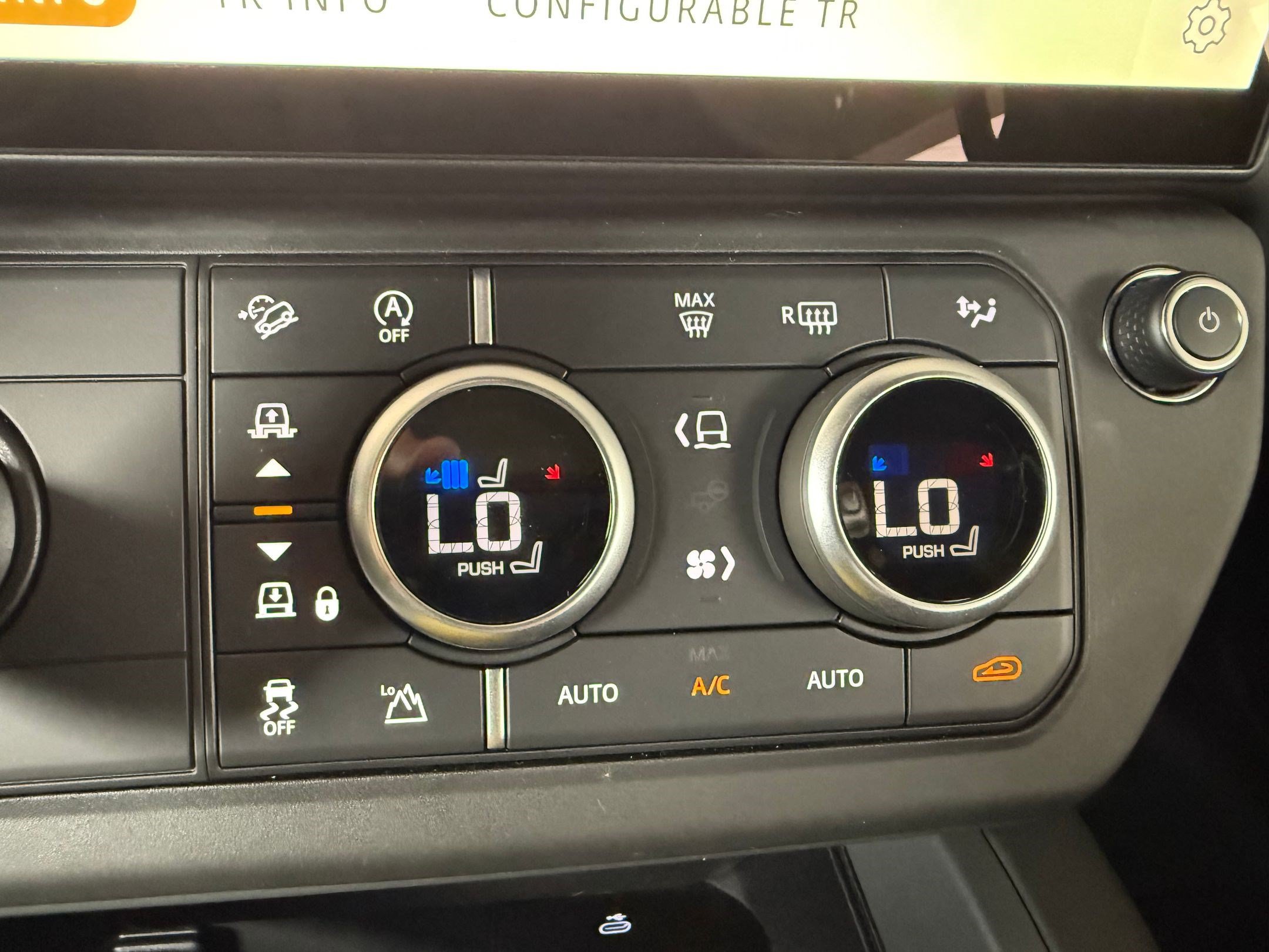 Used 2026 Land Rover Defender 130 X-Dynamic SE AWD/4WD image 30