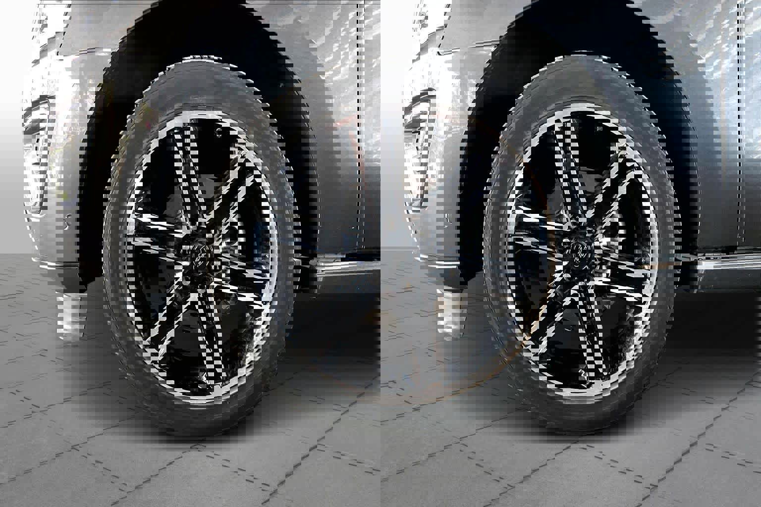 Used 2020 Ford Expedition Limited w/ Special Edition Package image 8