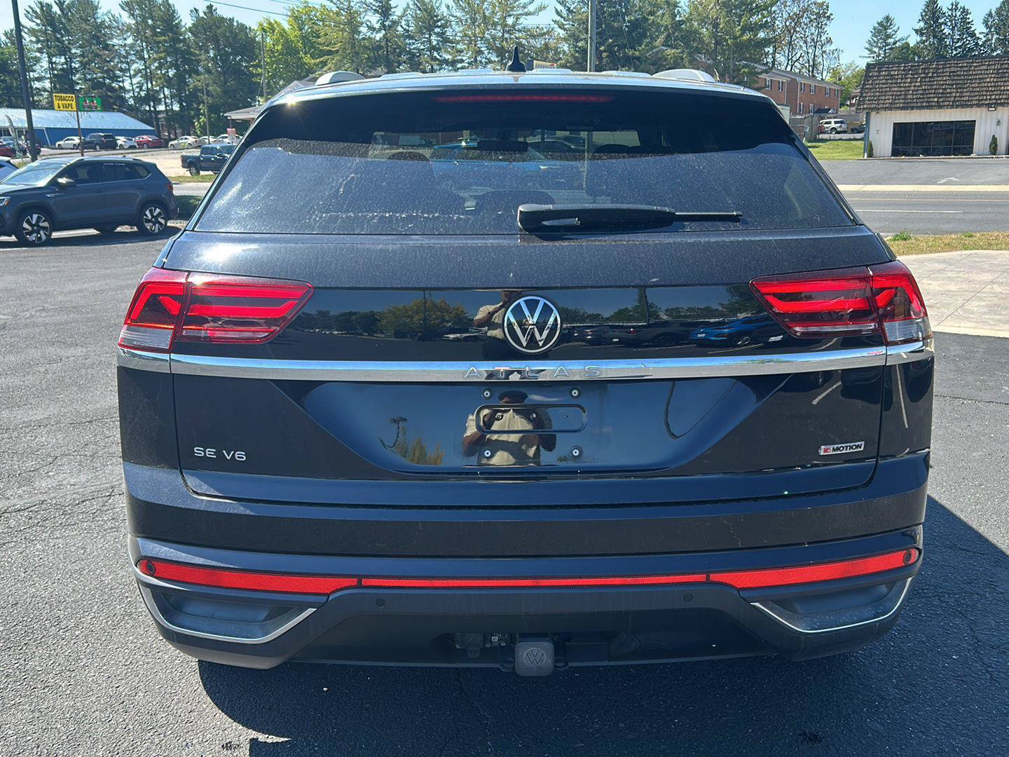 Used 2022 Volkswagen Atlas Cross Sport SE AWD/4WD image 4