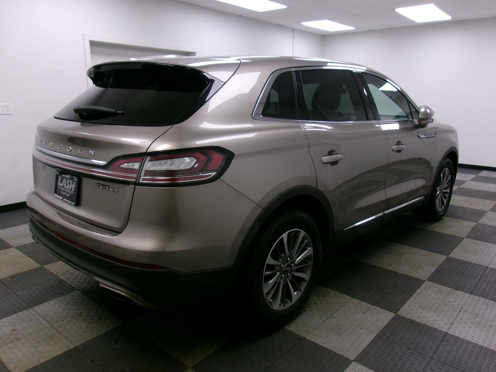 Used 2020 Lincoln Nautilus Premier w/ Equipment Group 101A image 13