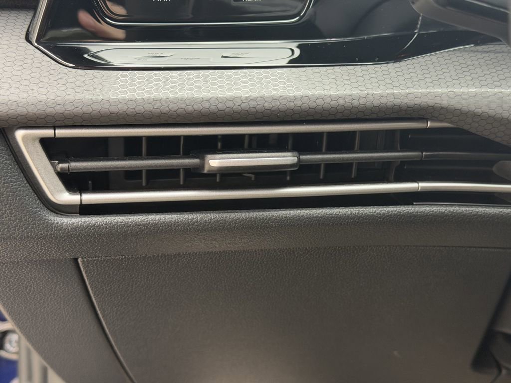 Used 2024 Volkswagen GTI SE w/ SE Leather Seats Package image 33