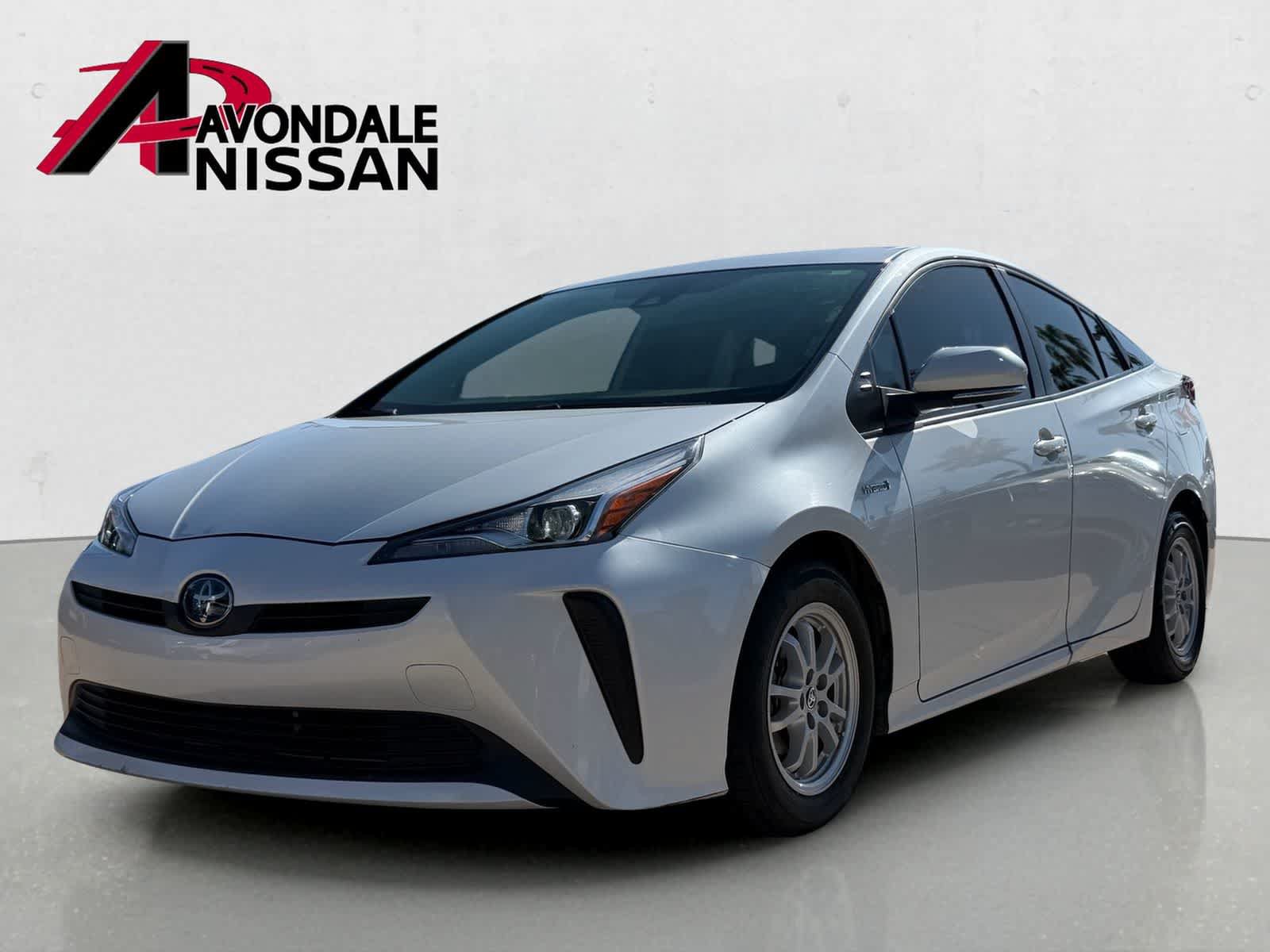 Used 2021 Toyota Prius L Eco w/ Carpet Mat Package (TMS) FWD image 2
