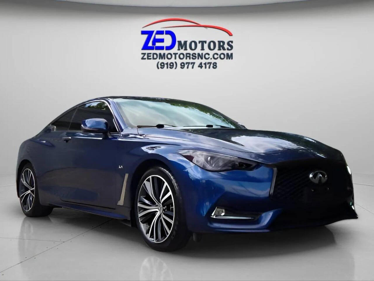 Used 2018 INFINITI Q60 3.0t Luxe w/ Sensory Package 3.0T Luxe image 3