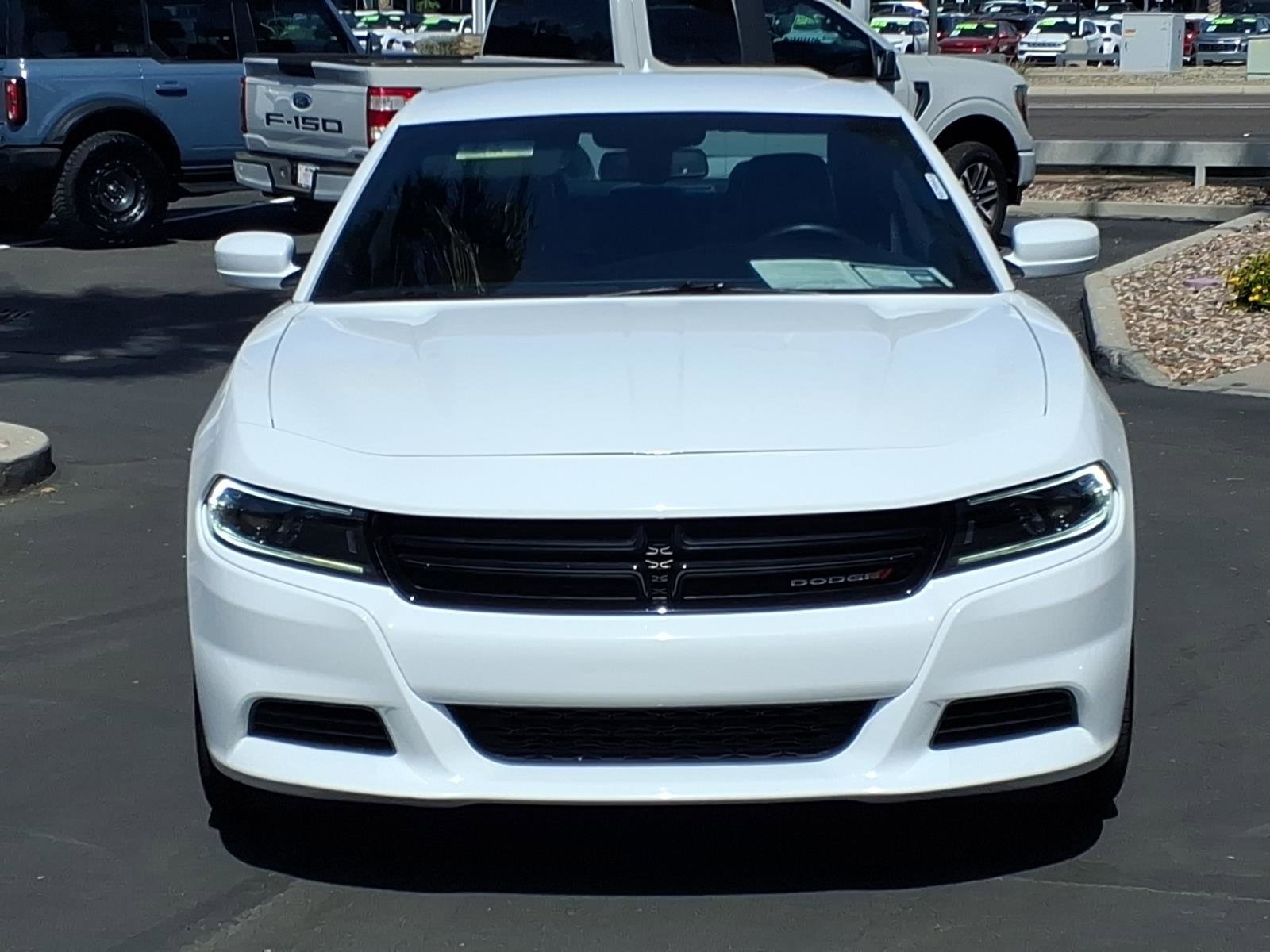 Used 2022 Dodge Charger SXT w/ Plus Group RWD image 2