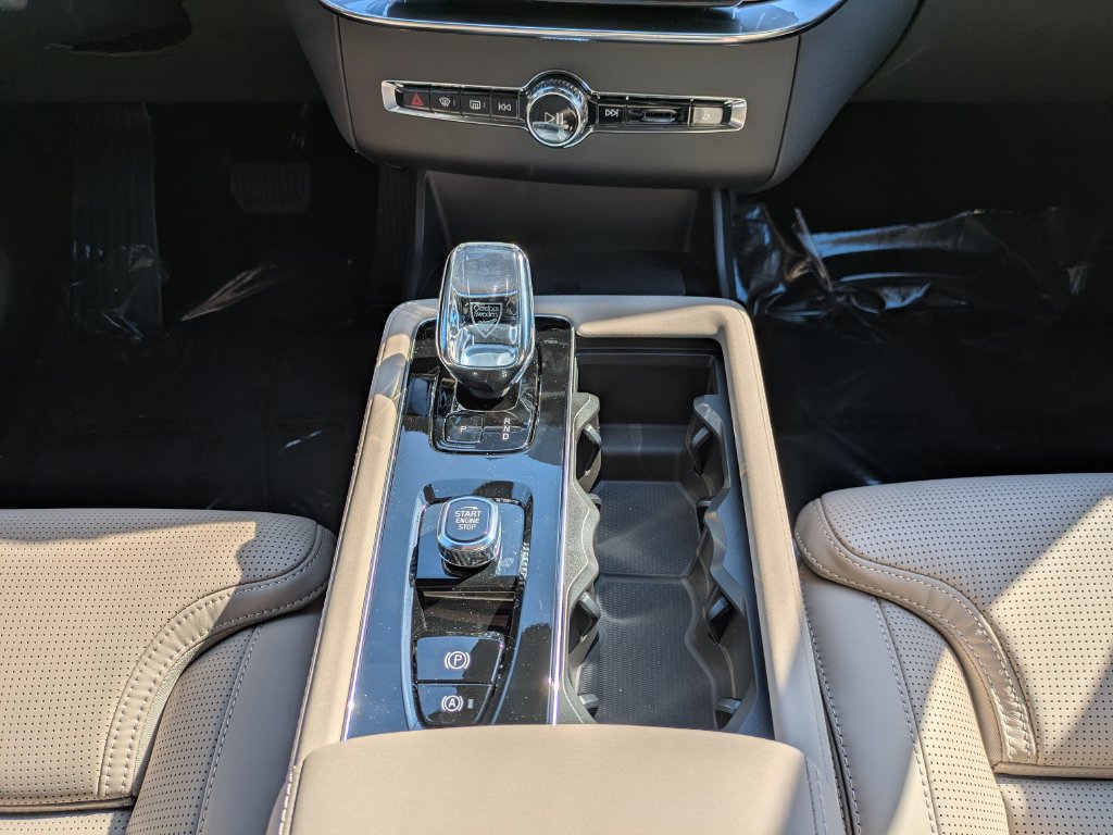 New 2027 Volvo XC90 B6 Ultra AWD/4WD image 18