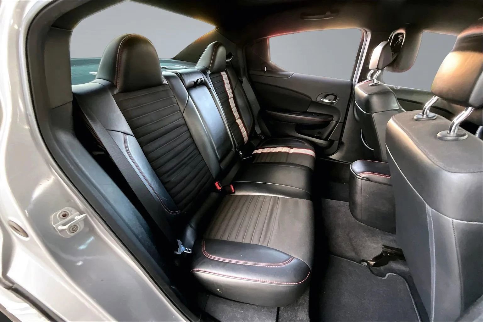 Used 2013 Dodge Avenger R/T FWD image 21