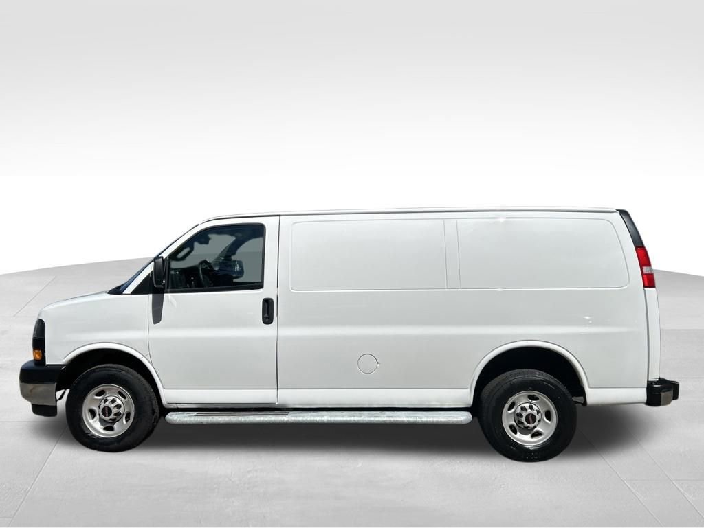 Used 2024 GMC Savana 2500 w/ Driver Convenience Package RWD image 2