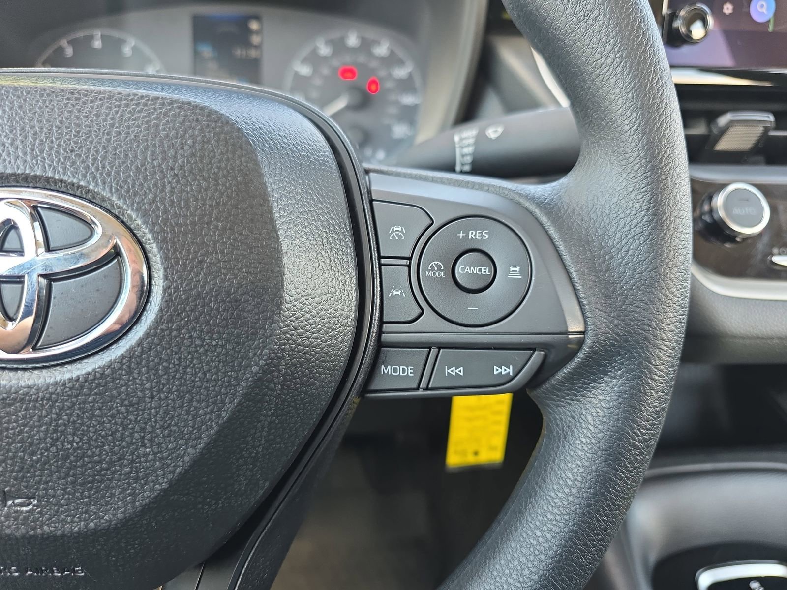Used 2025 Toyota Corolla LE image 17