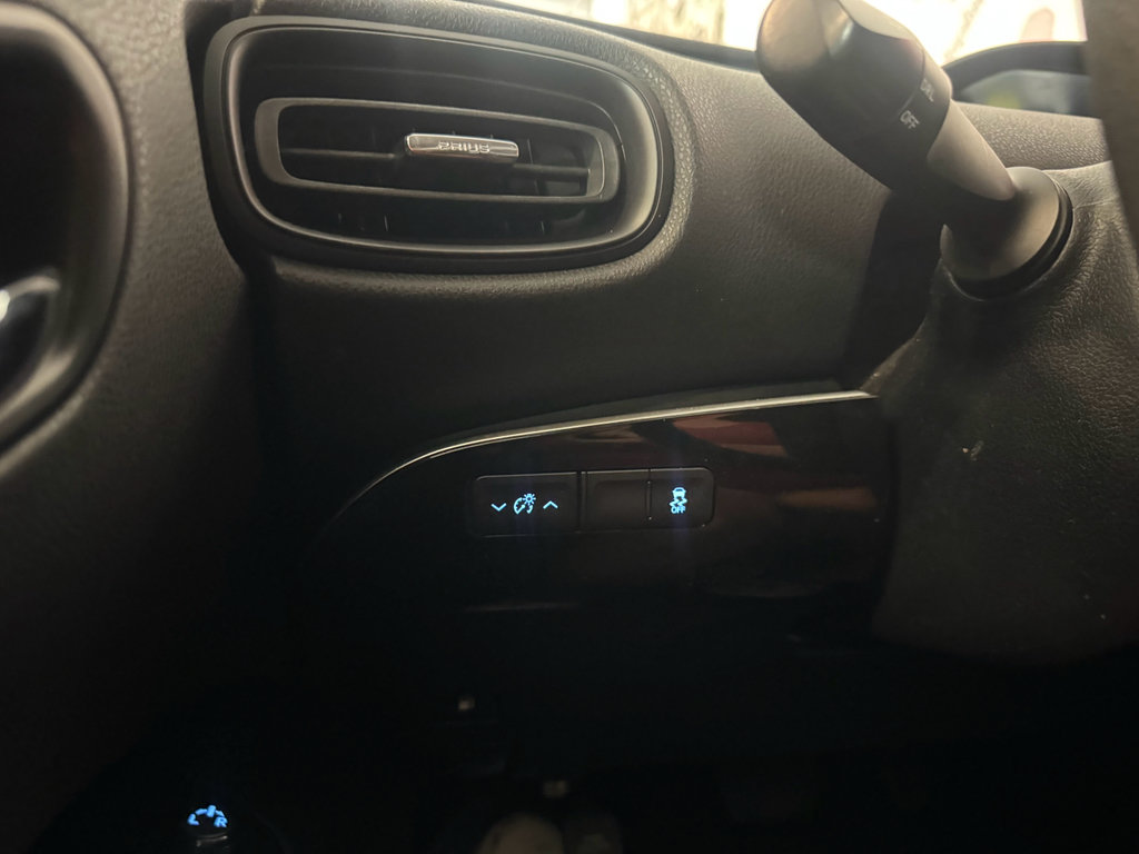 Used 2016 Toyota Prius Two w/ Preferred Accessory Package FWD image 15