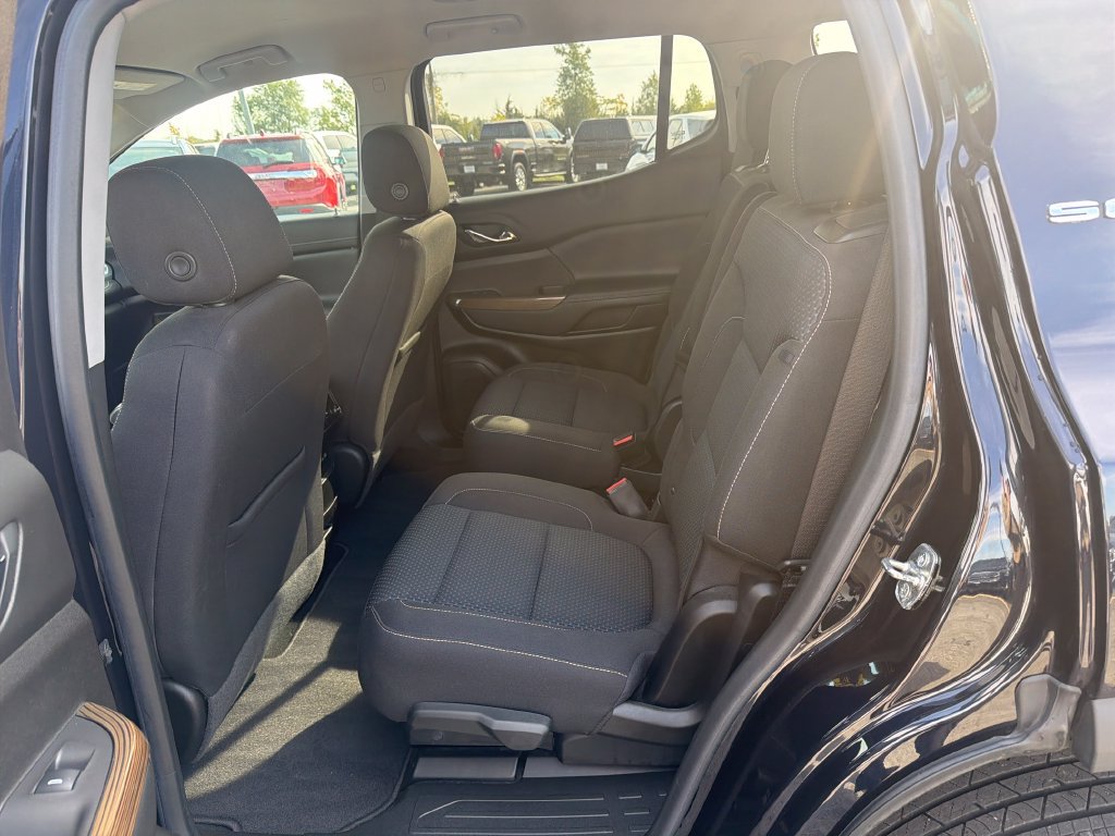 Used 2021 GMC Acadia SLE w/ Driver Convenience Package FWD image 25