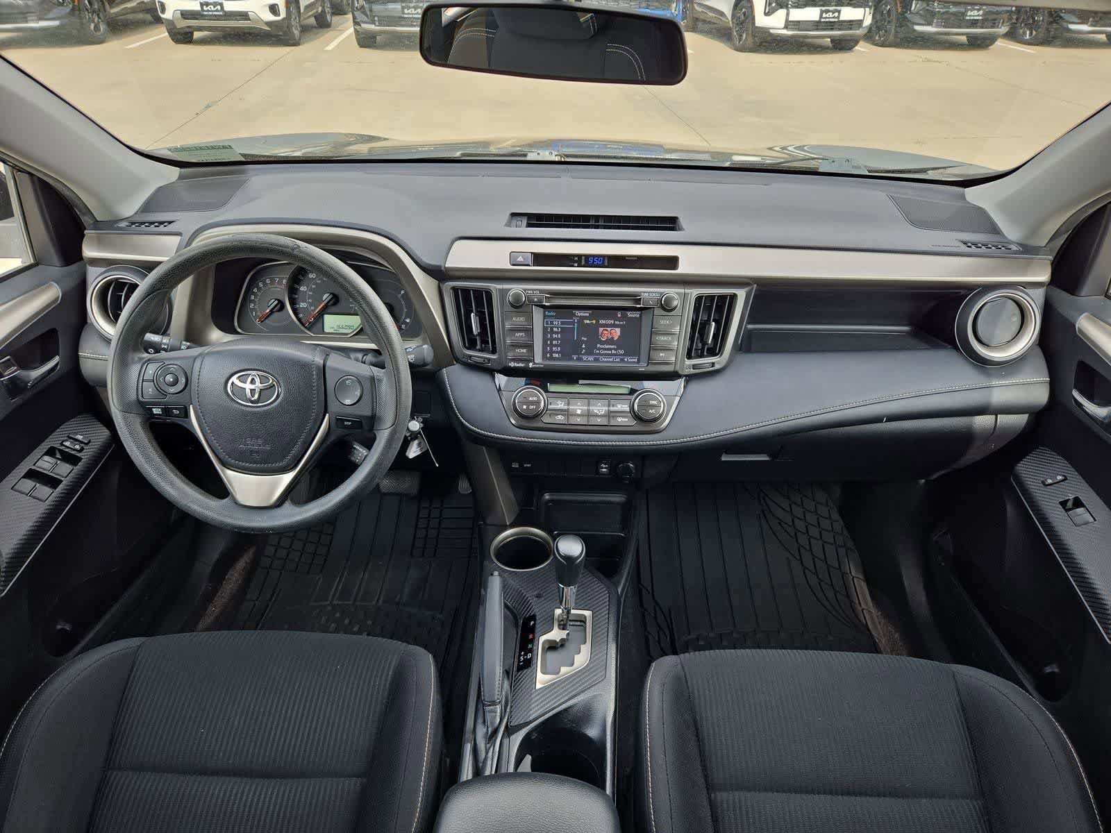 Used 2015 Toyota RAV4 XLE FWD image 14