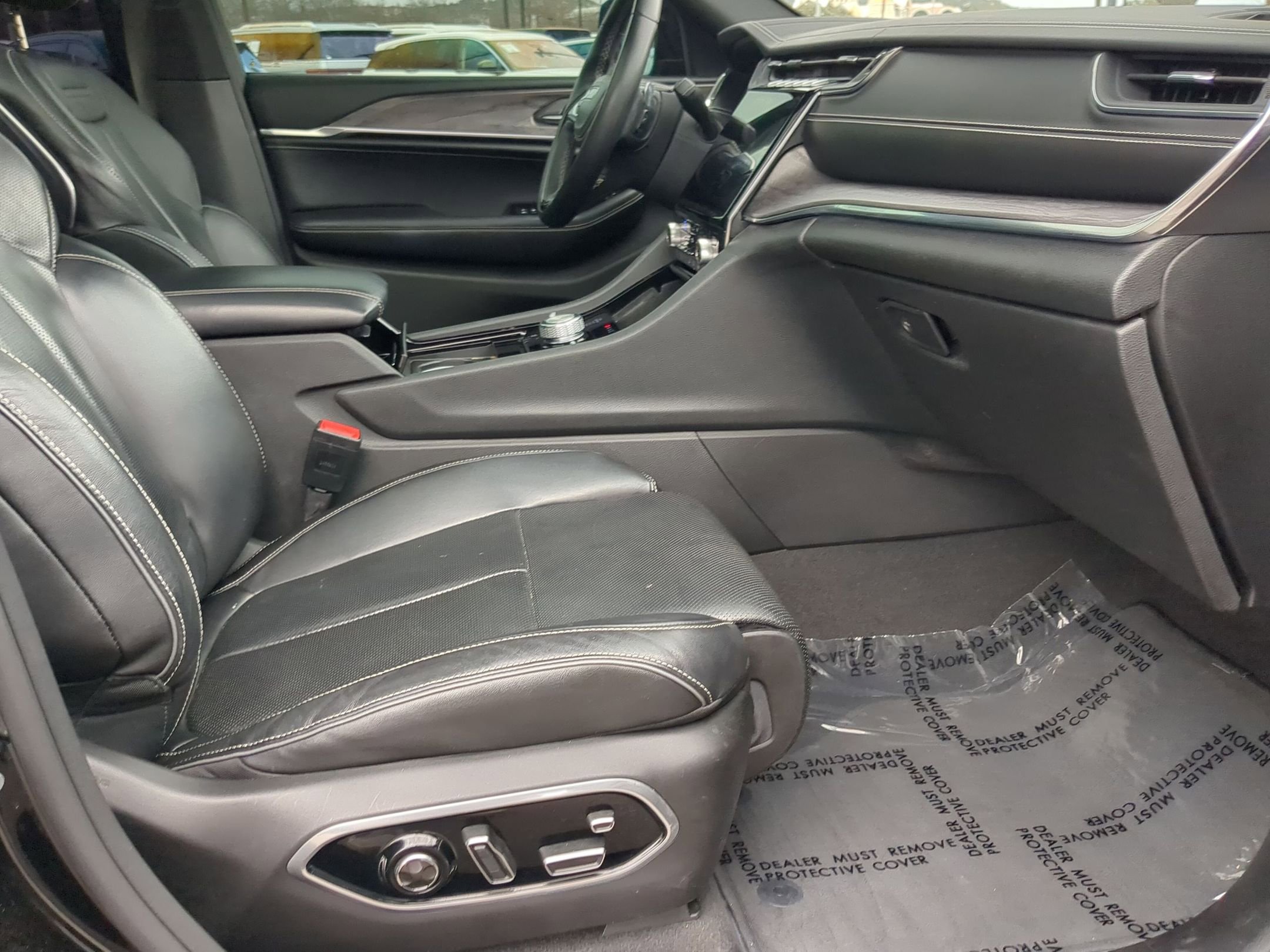 Used 2022 Jeep Grand Cherokee L Overland w/ Advanced Protech Group III image 24