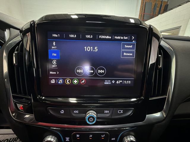 Used 2023 Chevrolet Traverse LT image 16