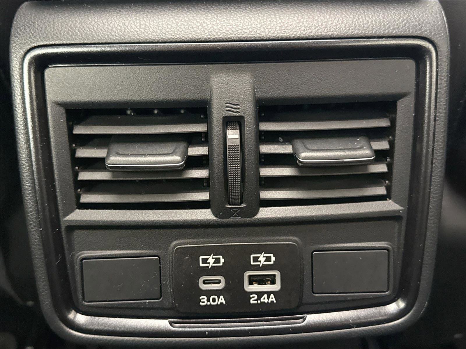 Used 2025 Subaru Forester Limited image 37