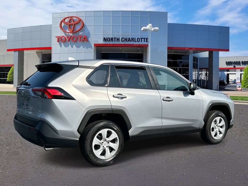 Used 2024 Toyota RAV4 LE FWD image 7