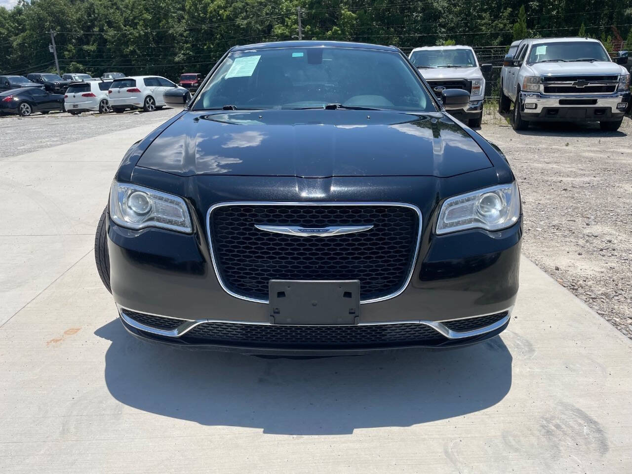 Used 2017 Chrysler 300 Limited RWD image 3