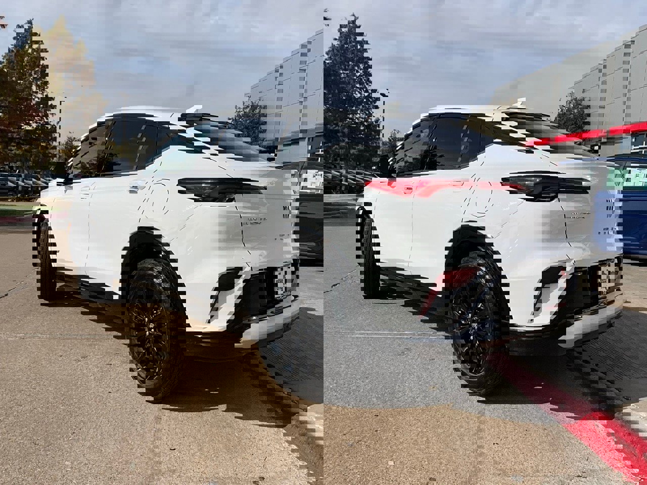 Used 2025 Buick Envista Sport Touring image 8