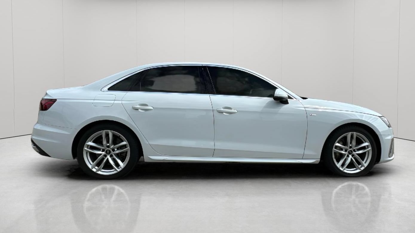 Used 2022 Audi A4 2.0T Premium Plus w/ Premium Plus Package AWD/4WD image 3