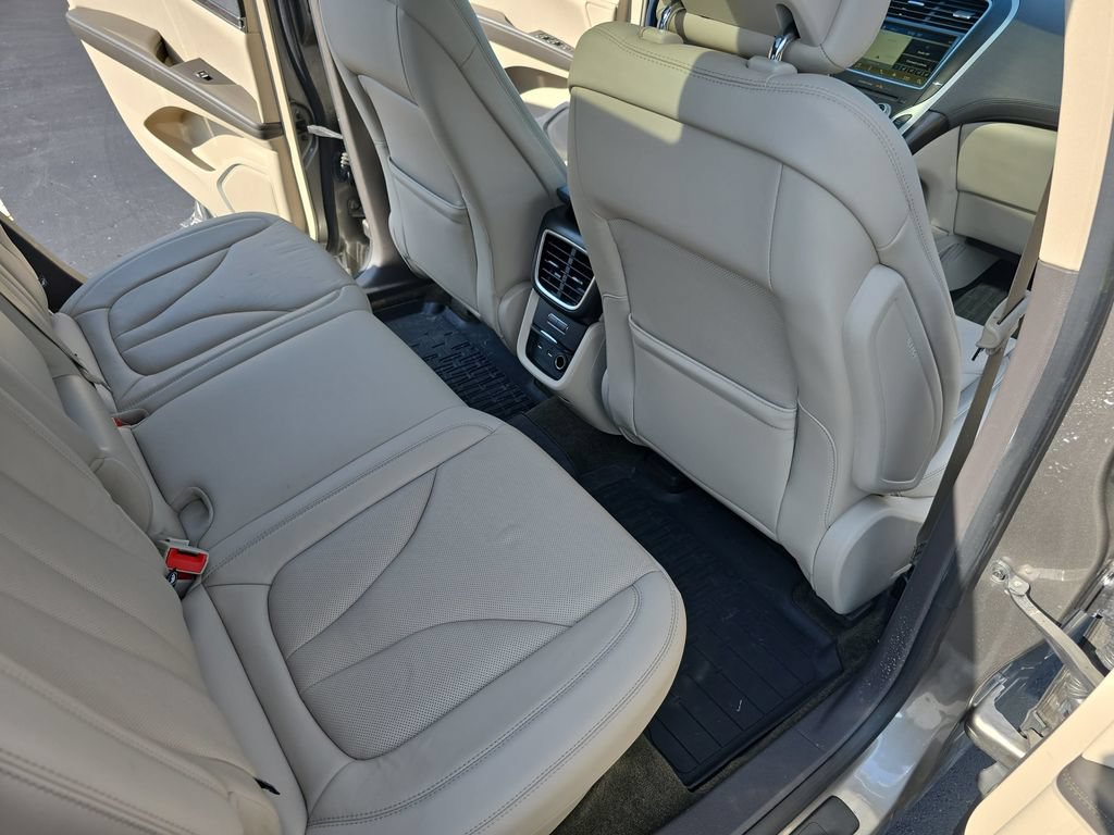 Used 2017 Lincoln MKX Reserve w/ Lincoln MKX Climate Package AWD/4WD image 14