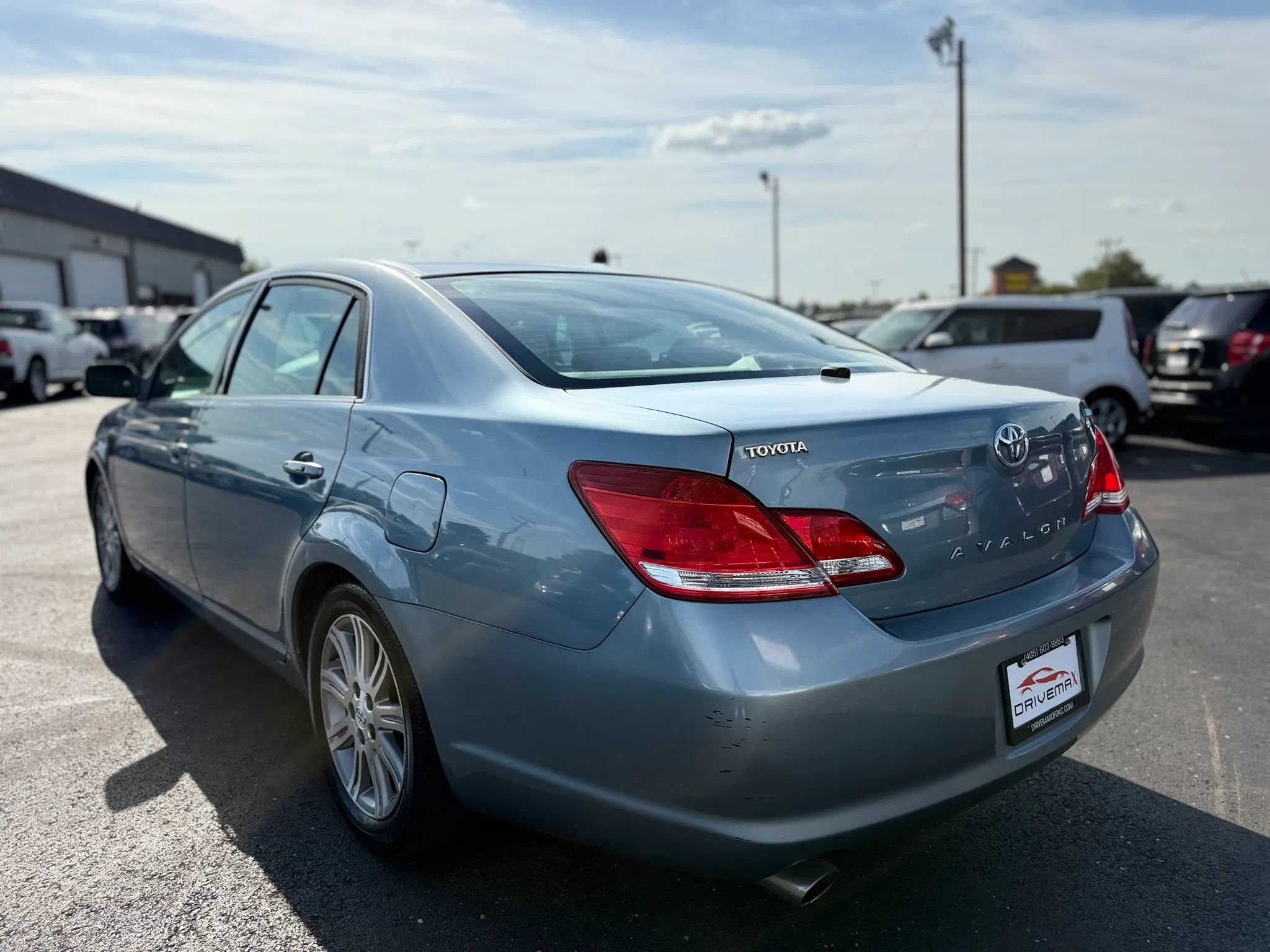 Used 2005 Toyota Avalon Limited FWD image 9