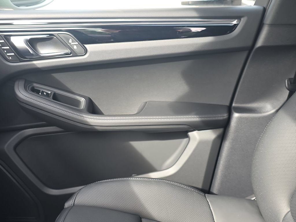 New 2026 Porsche Macan S AWD/4WD image 27