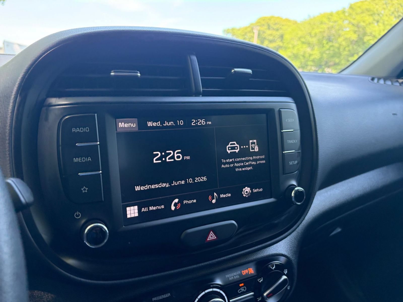 Used 2025 Kia Soul LX w/ LX Technology Package FWD image 20