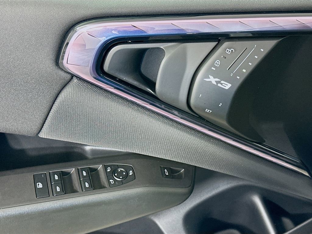 Used 2025 BMW X3 xDrive30i w/ Convenience Package image 17