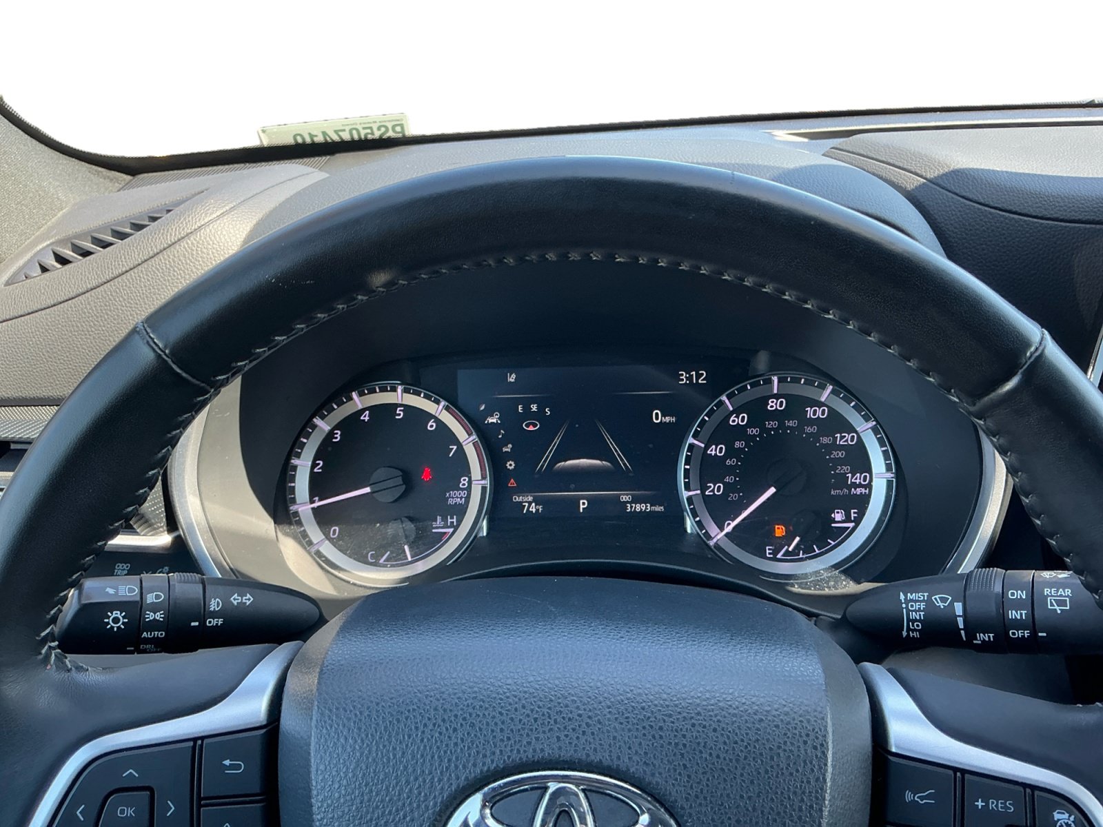 Used 2023 Toyota Highlander XSE FWD image 12