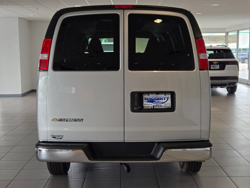 New 2026 Chevrolet Express 2500 LT w/ LT Preferred Equipment Group RWD image 11