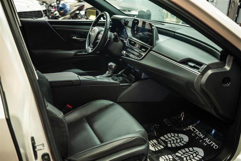 Used 2022 Lexus ES 250 w/ Premium Package AWD/4WD image 12
