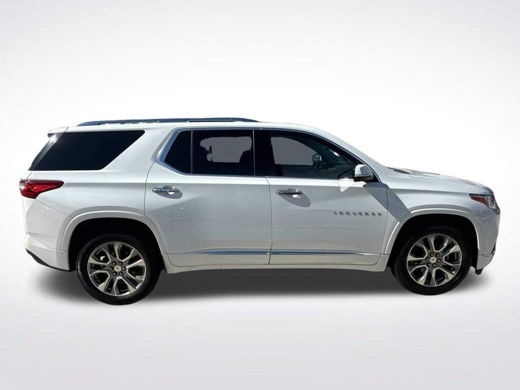 Used 2019 Chevrolet Traverse Premier w/ Driver Confidence II Package FWD image 11