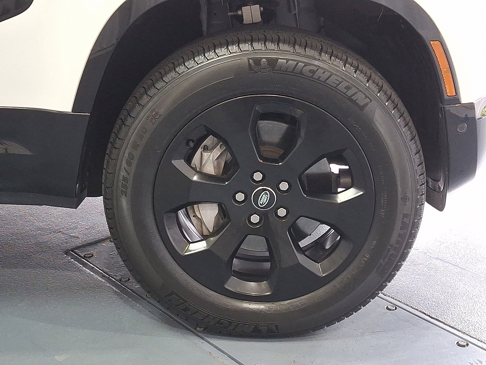 Certified 2023 Land Rover Defender 110 X-Dynamic SE image 8