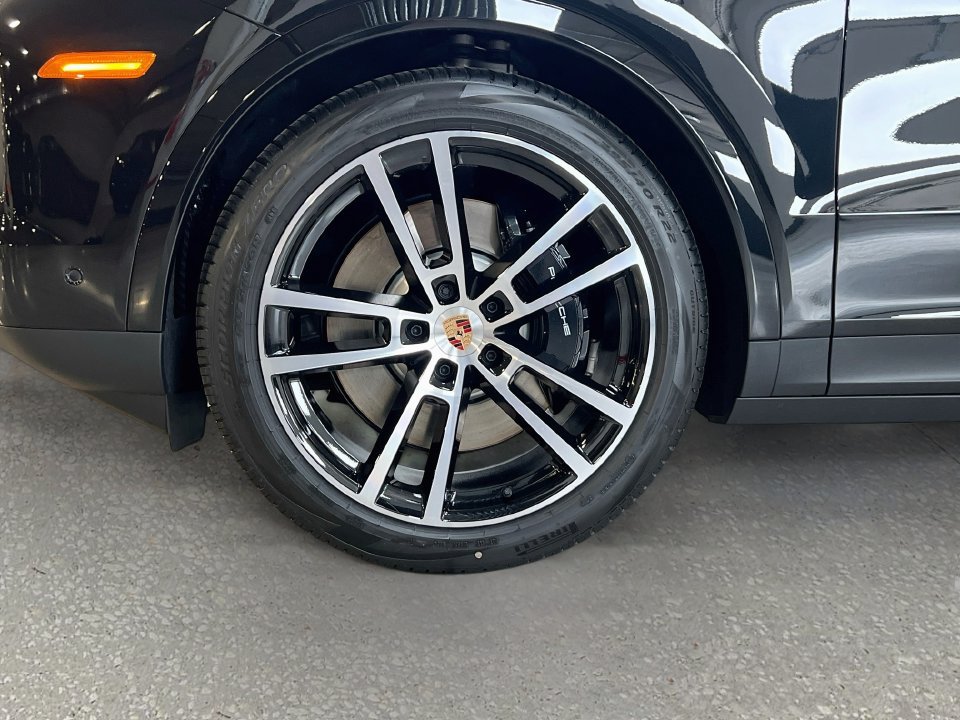 New 2026 Porsche Cayenne S AWD/4WD image 33