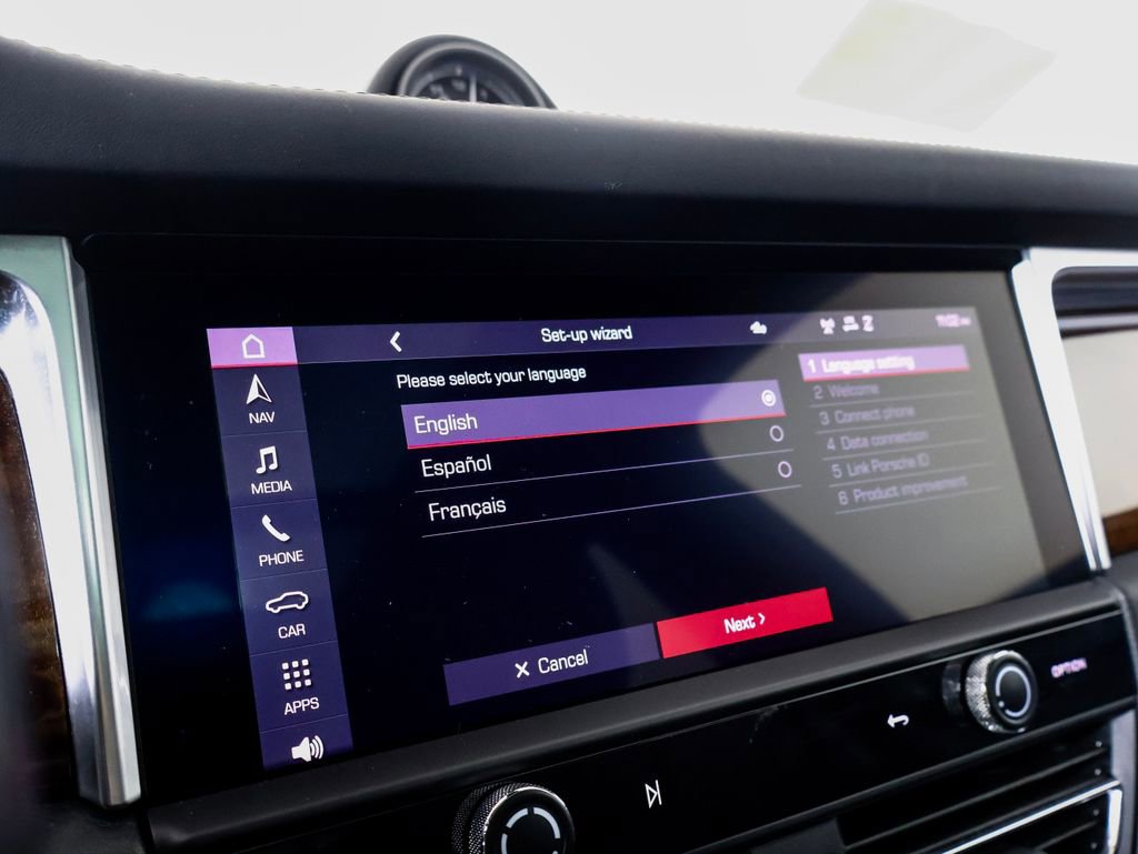 Certified 2022 Porsche Macan w/ Premium Package Plus image 18