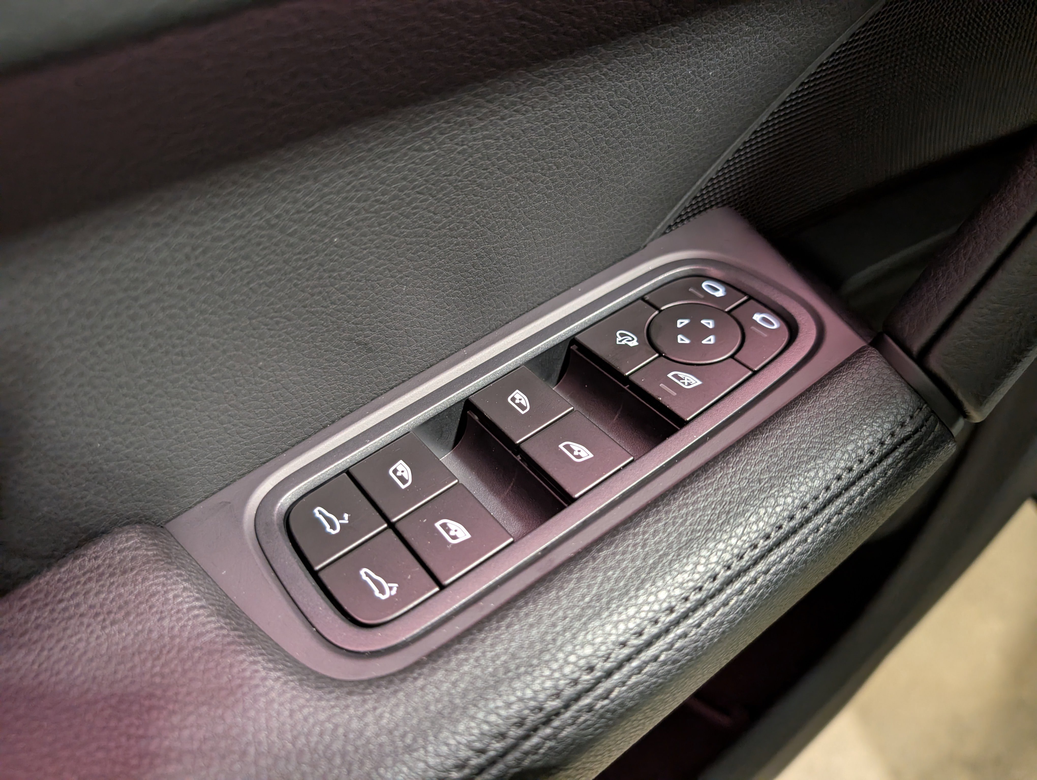 Certified 2025 Porsche Cayenne image 20