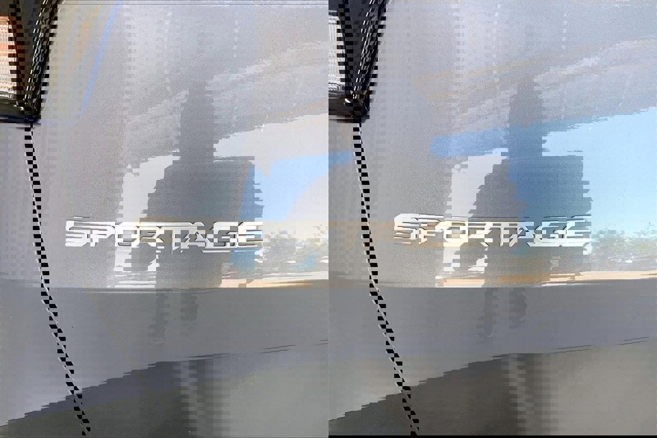 Used 2023 Kia Sportage EX image 31