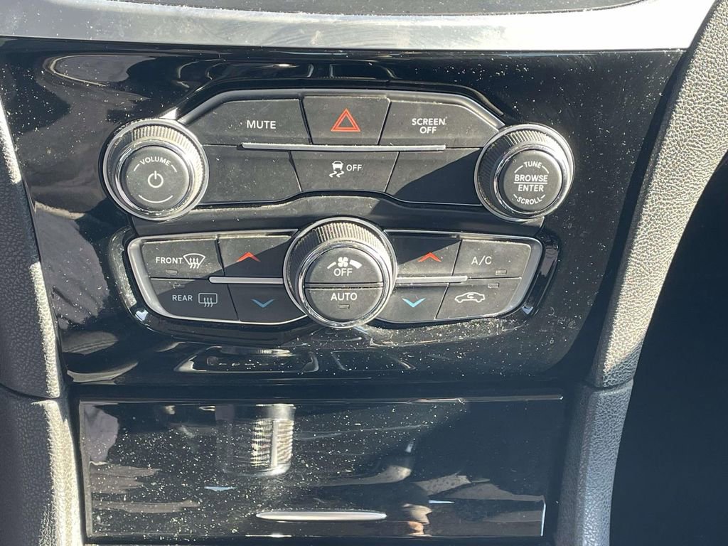 Used 2023 Chrysler 300 Touring image 25