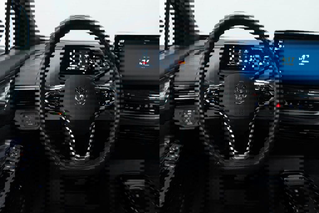 Used 2023 Volkswagen ID.4 Pro S Plus image 16