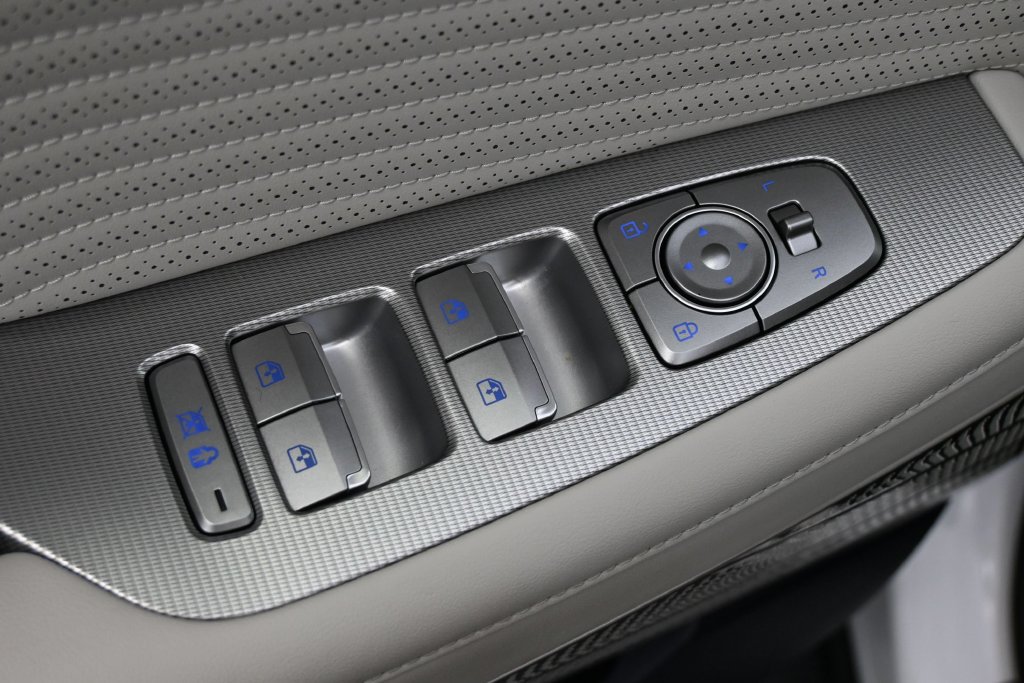 Used 2025 Hyundai Palisade Calligraphy FWD image 4