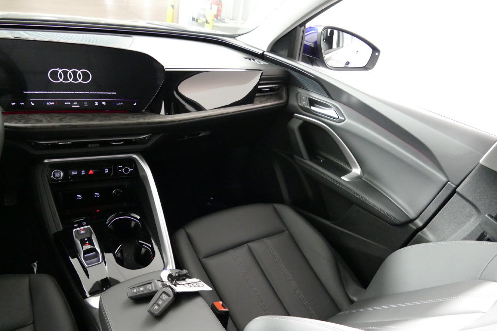 Certified 2025 Audi Q5 Premium w/ Convenience Package AWD/4WD image 26