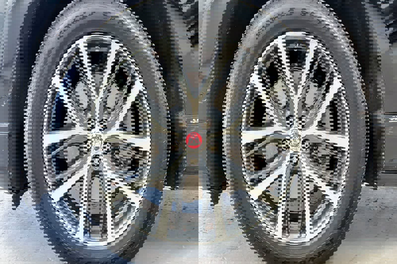 Used 2020 Jaguar I-PACE SE image 27